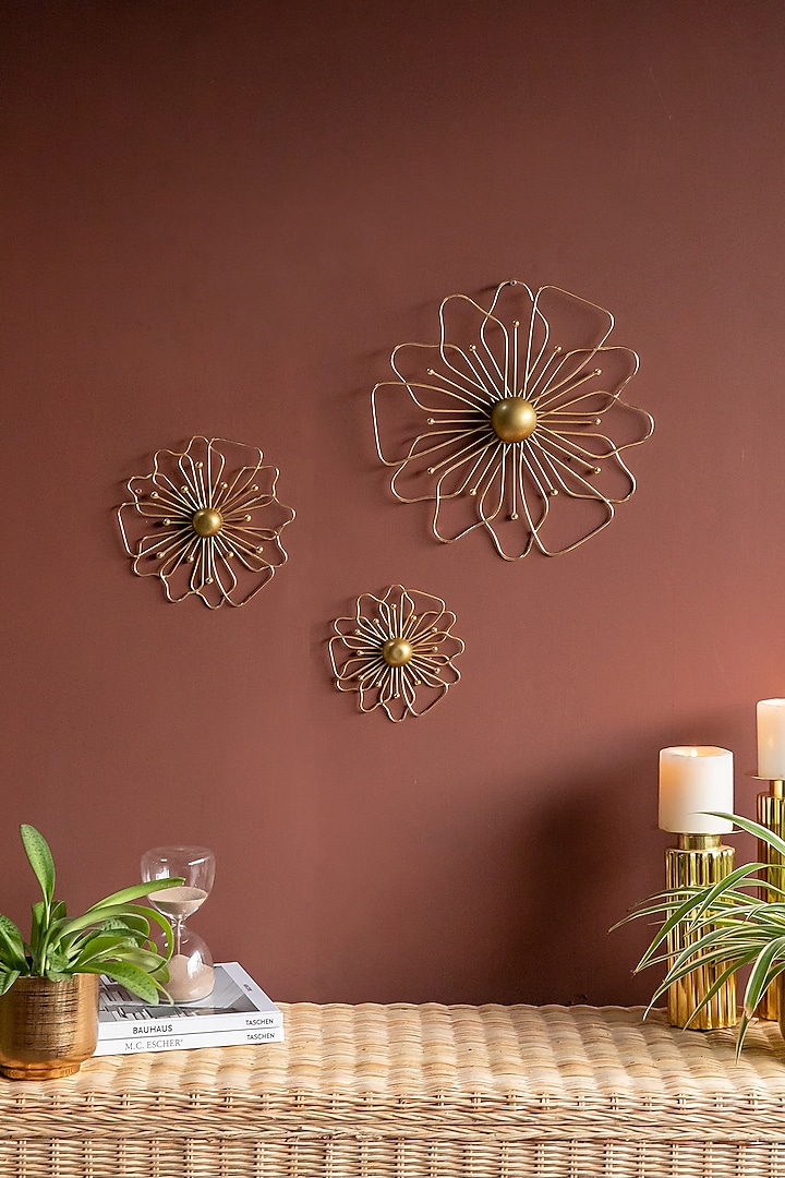 Gold Mild Steel Wire Flower Wall Decor Set by Logam