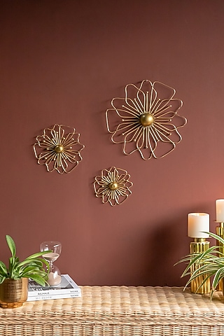 Gold Mild Steel Wire Flower Wall Decor Set by Logam