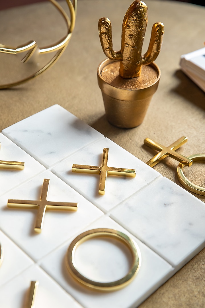 White & Gold Marble Tic Tac Toe Showpiece by Logam at Pernia's Pop Up Shop