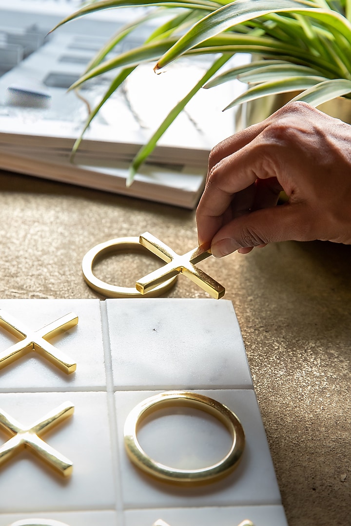 White & Gold Marble Tic Tac Toe Showpiece by Logam at Pernia's Pop Up Shop
