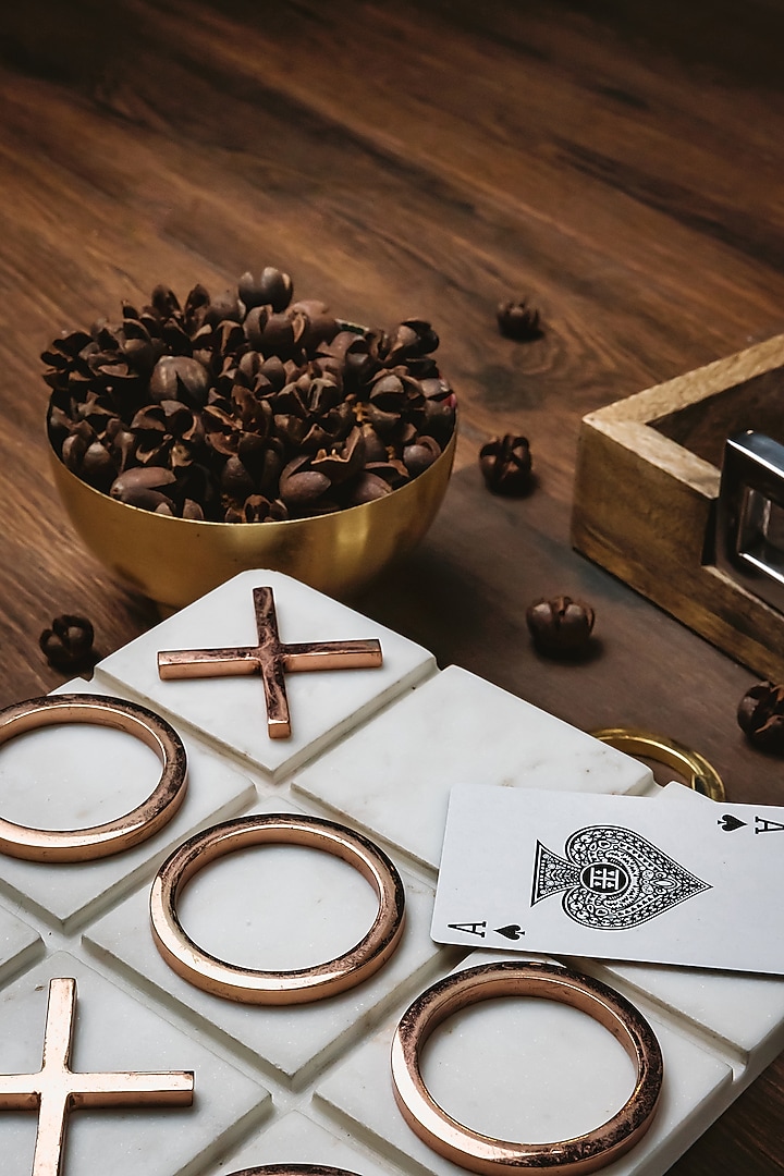 White & Gold Marble Tic Tac Toe Showpiece by Logam at Pernia's Pop Up Shop