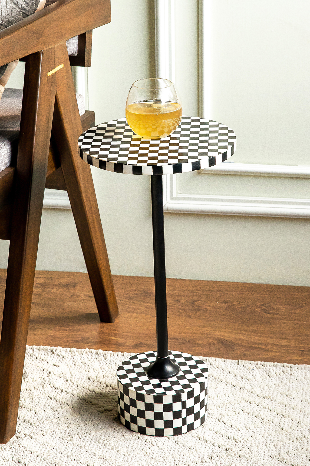 Black & White Resin Side Table by Logam at Pernia's Pop Up Shop