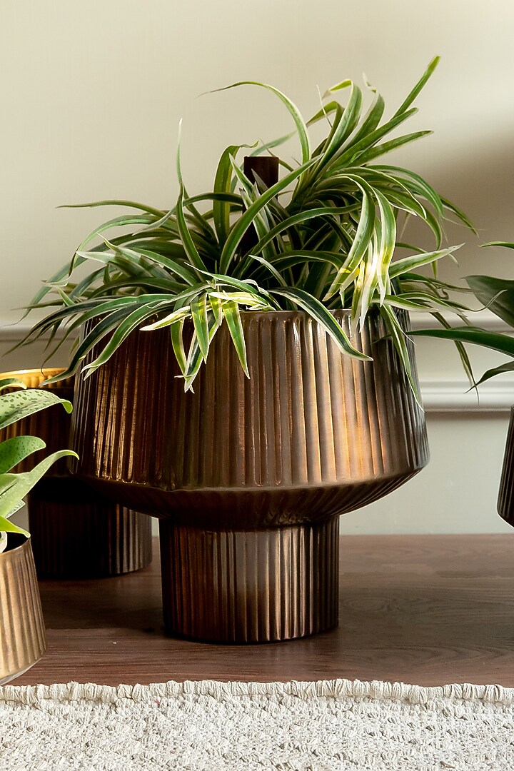 Antique Gold Metal Planter by Logam at Pernia's Pop Up Shop