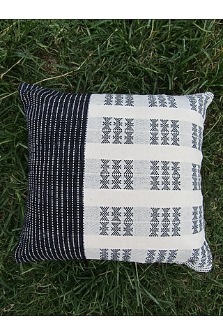 Black & White Cotton Handwoven Yanse Cushion Covers (Set of 2) by Lovitoli