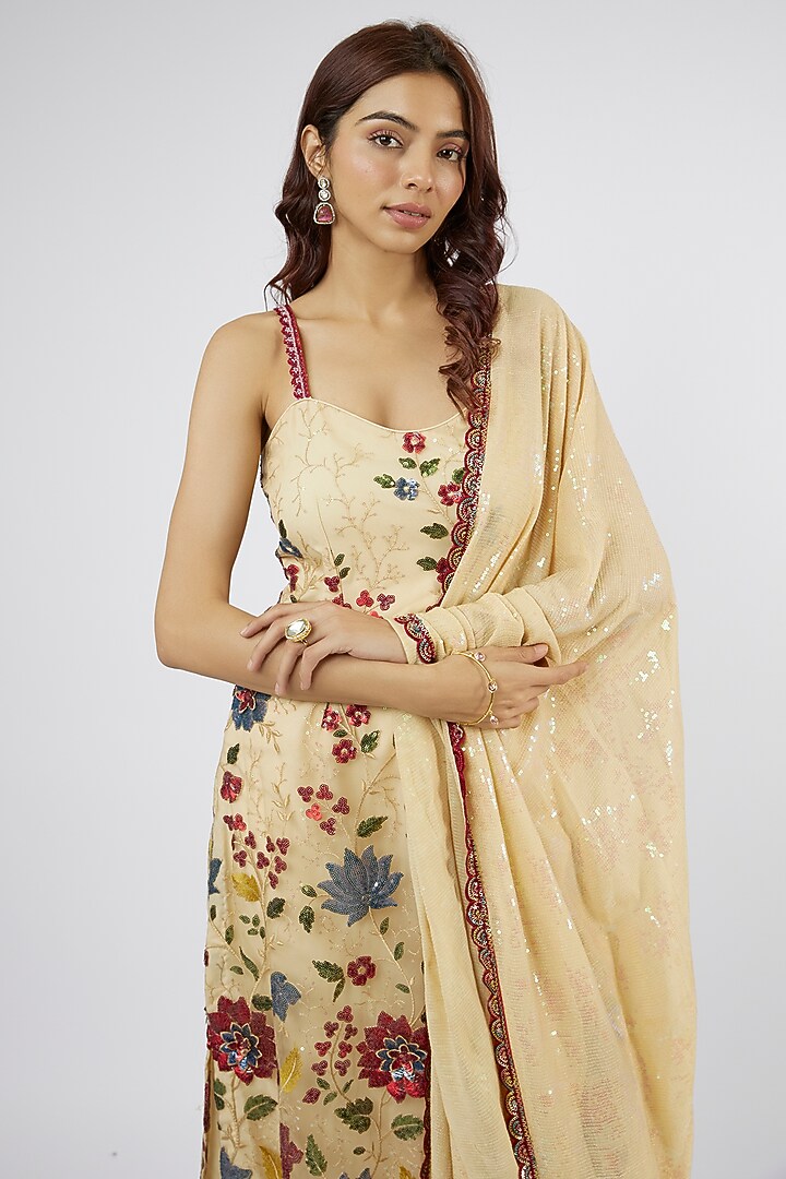 Yellow Viscose Floral & Sequins Hand Embroidered Kurta Set by LABEL PRIYANKA KAR at Pernia's Pop Up Shop