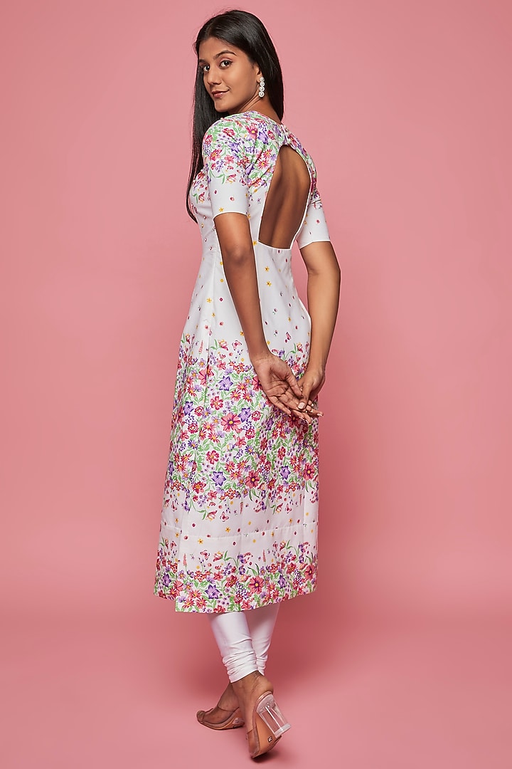 Ivory Cotton Printed & Embroidered Kurta Set by LABEL PRIYANKA KAR at Pernia's Pop Up Shop