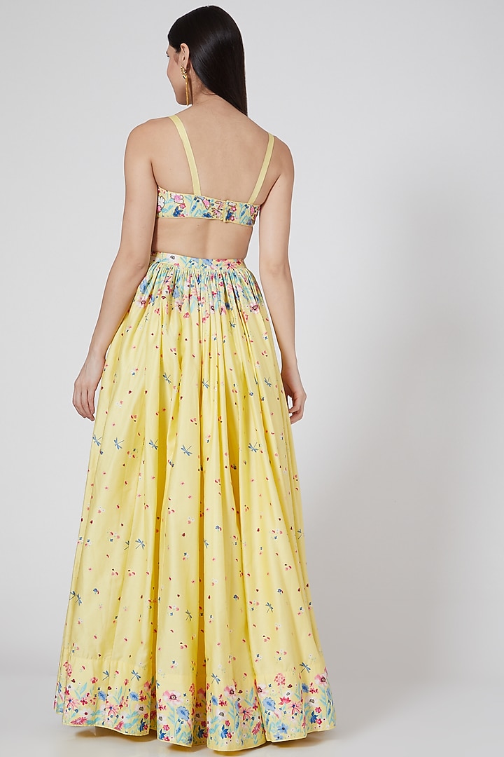 Yellow Floral Printed Wedding Lehenga Set by LABEL PRIYANKA KAR at Pernia's Pop Up Shop