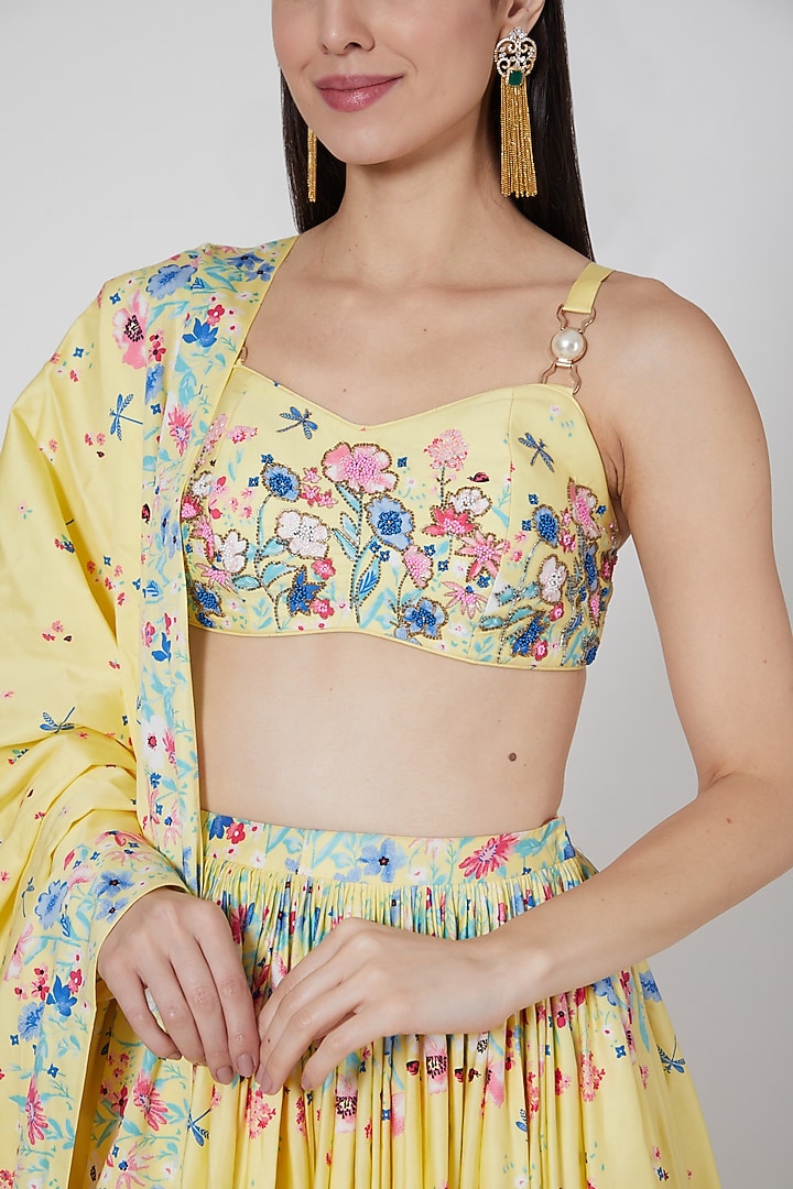 Yellow Floral Printed Wedding Lehenga Set by LABEL PRIYANKA KAR at Pernia's Pop Up Shop