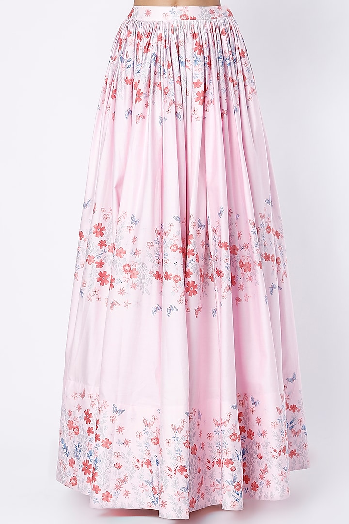 Pink Embroidered Wedding Lehenga Set by LABEL PRIYANKA KAR at Pernia's Pop Up Shop