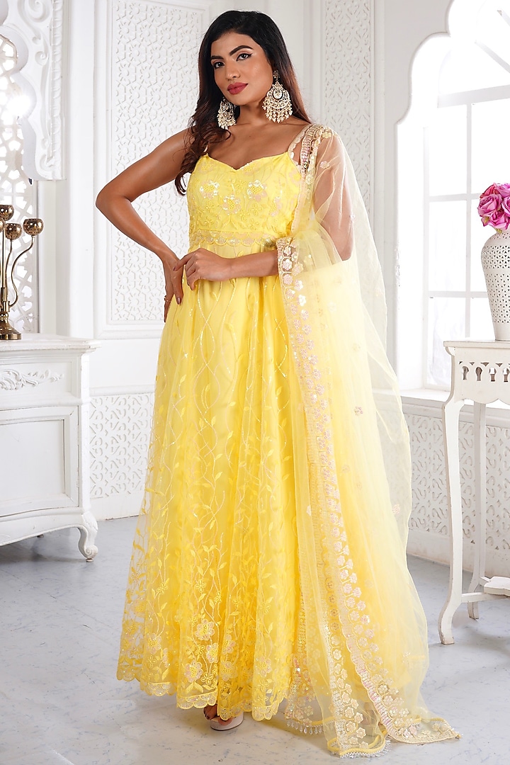 Yellow Viscose Shantoon Sequins Embroidered Party Wear Anarkali Set by LABEL PRIYANKA KAR at Pernia's Pop Up Shop