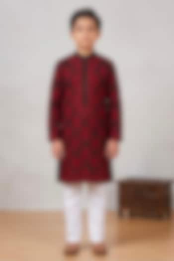 Black-Red Cotton Silk Glass Embroidered Kurta Set For Boys by Line by Shamim Khan Kids at Pernia's Pop Up Shop