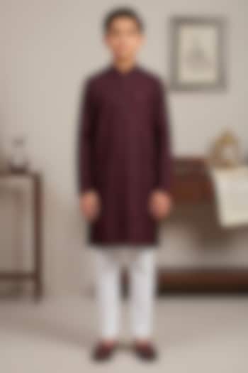 Wine Cotton Silk Glass Embroidered Kurta Set For Boys by Line by Shamim Khan Kids at Pernia's Pop Up Shop
