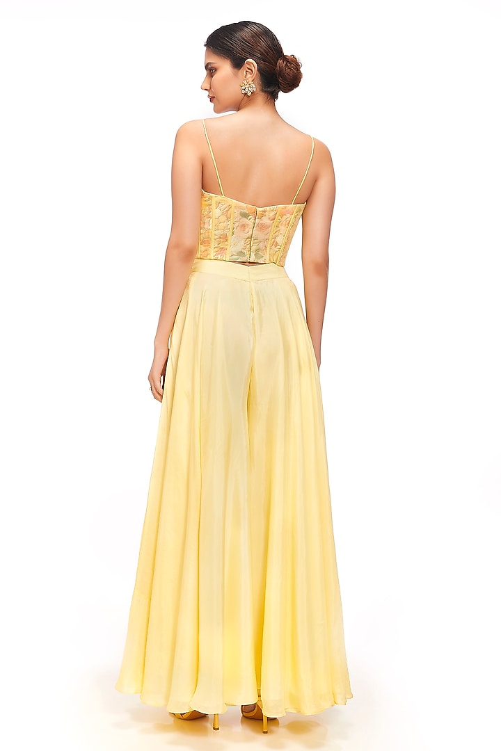 Yellow Organza Floral Printed Cape Set by Label Sayaanika at Pernia's Pop Up Shop