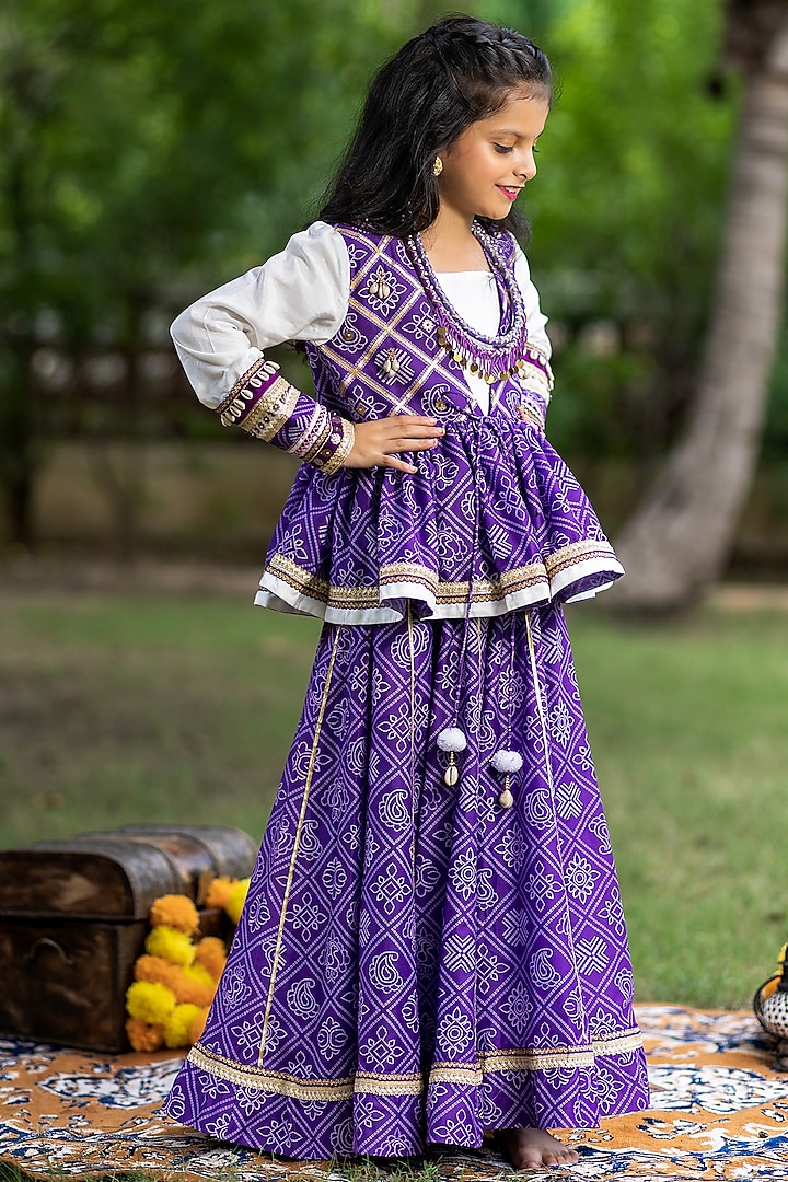 Purple Muslin & Cotton Satin Bandhani Lehenga Set For Girls by Littleduds Baby Boutique at Pernia's Pop Up Shop