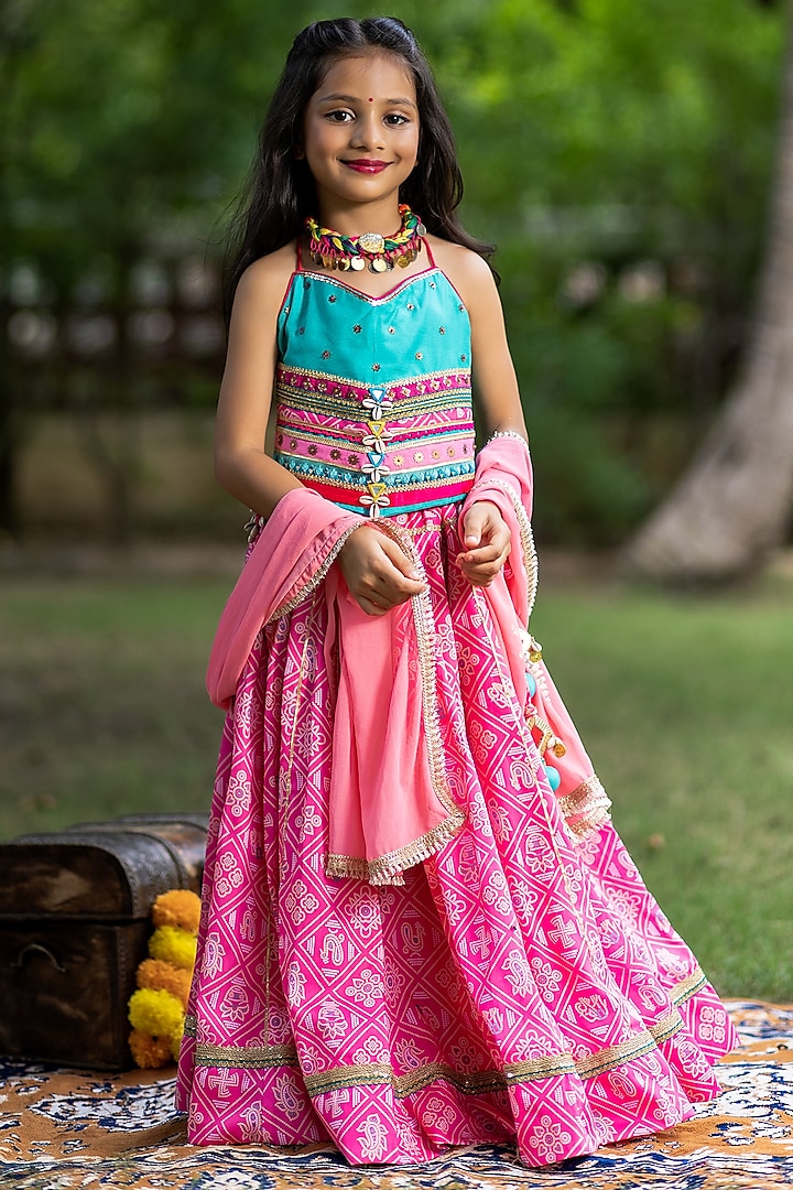 Pink Muslin & Cotton Satin Lacework Bandhani Lehenga Set For Girls by Littleduds Baby Boutique at Pernia's Pop Up Shop