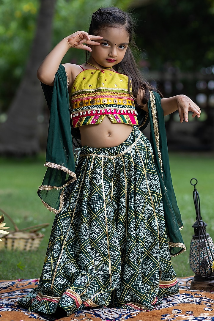 Green Muslin & Cotton Satin Lacework Bandhani Lehenga Set For Girls by Littleduds Baby Boutique at Pernia's Pop Up Shop