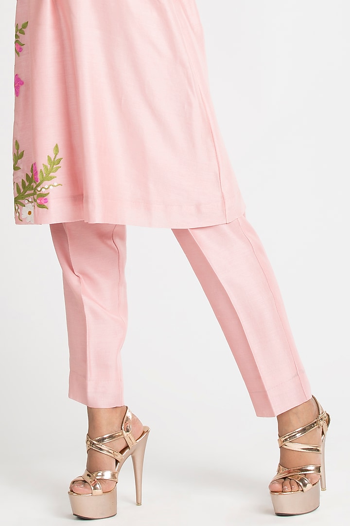 Baby Pink Embroidered Kurta Set by Luxuries of Kashmir at Pernia's Pop Up Shop