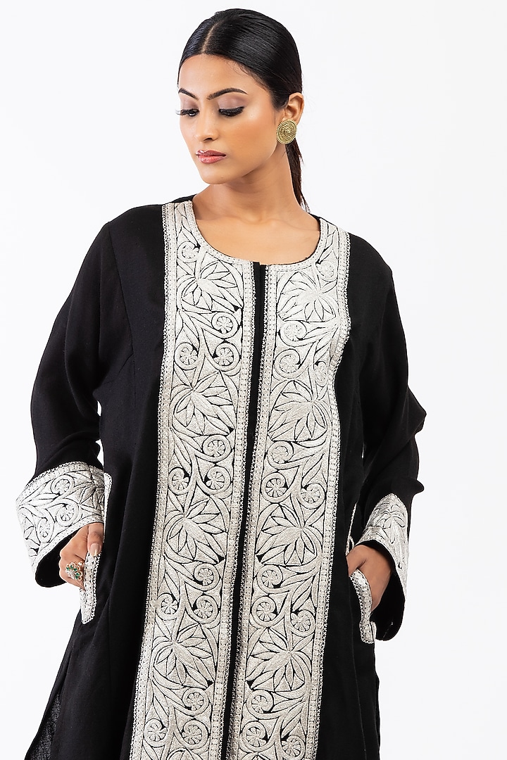 Black Embroidered Pheran by Luxuries of Kashmir at Pernia's Pop Up Shop