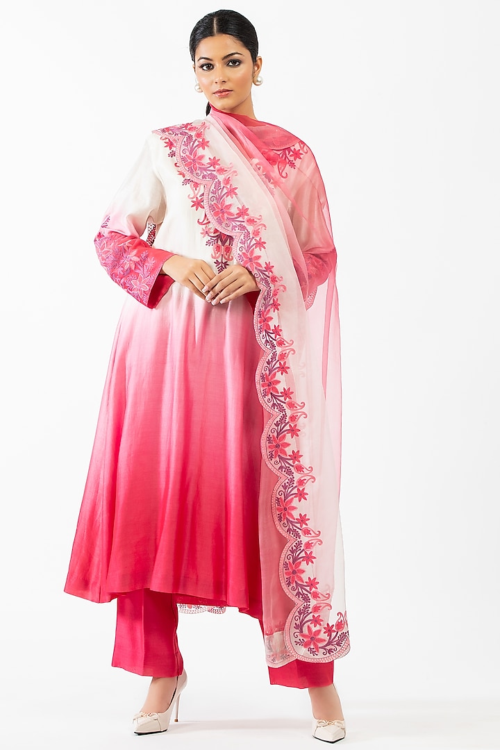 Pink & White Embroidered Kurta Set by Luxuries of Kashmir