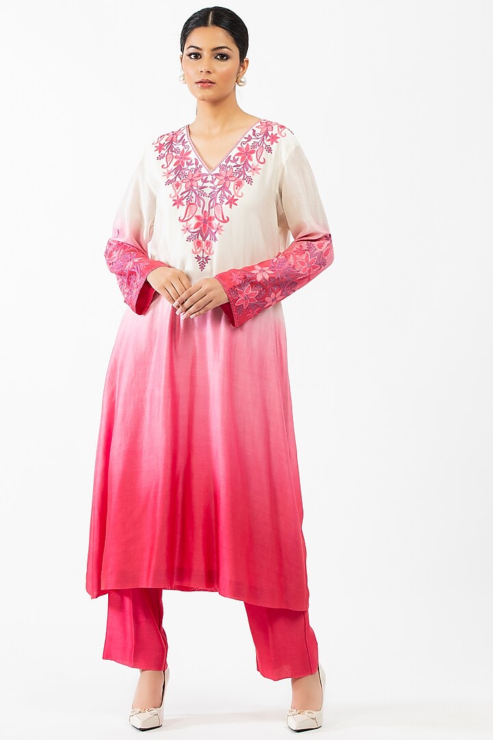 Pink & White Embroidered Kurta Set by Luxuries of Kashmir at Pernia's Pop Up Shop