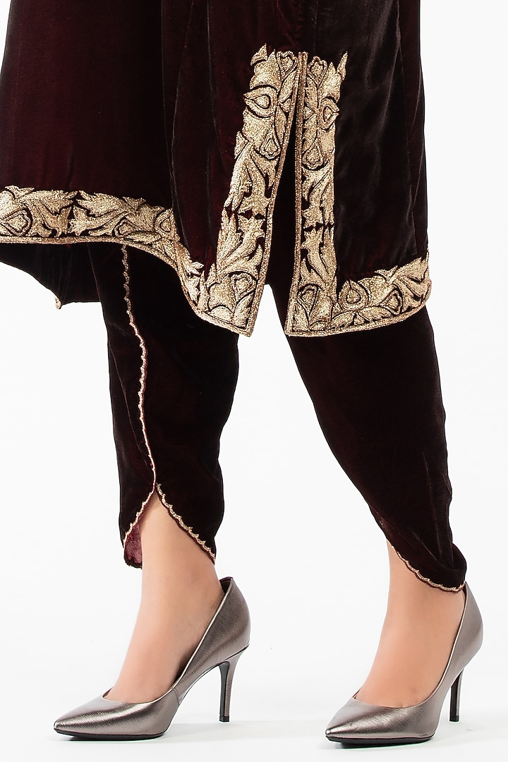 Maroon & Black Embroidered Pheran Set by Luxuries of Kashmir at Pernia's Pop Up Shop