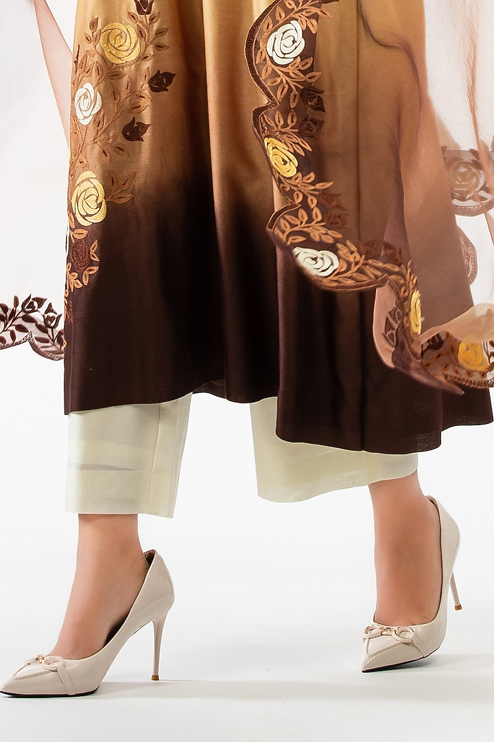 Brown Embroidered Kurta Set by Luxuries of Kashmir at Pernia's Pop Up Shop