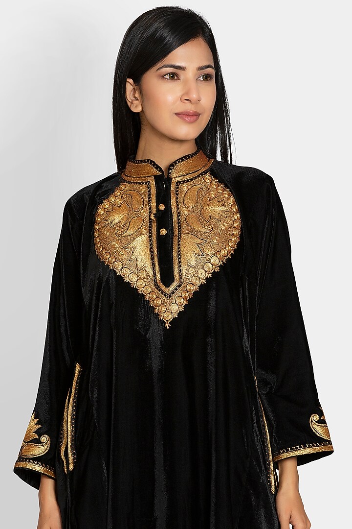 Black Tilla Embroidered Pheran by Luxuries of Kashmir at Pernia's Pop Up Shop