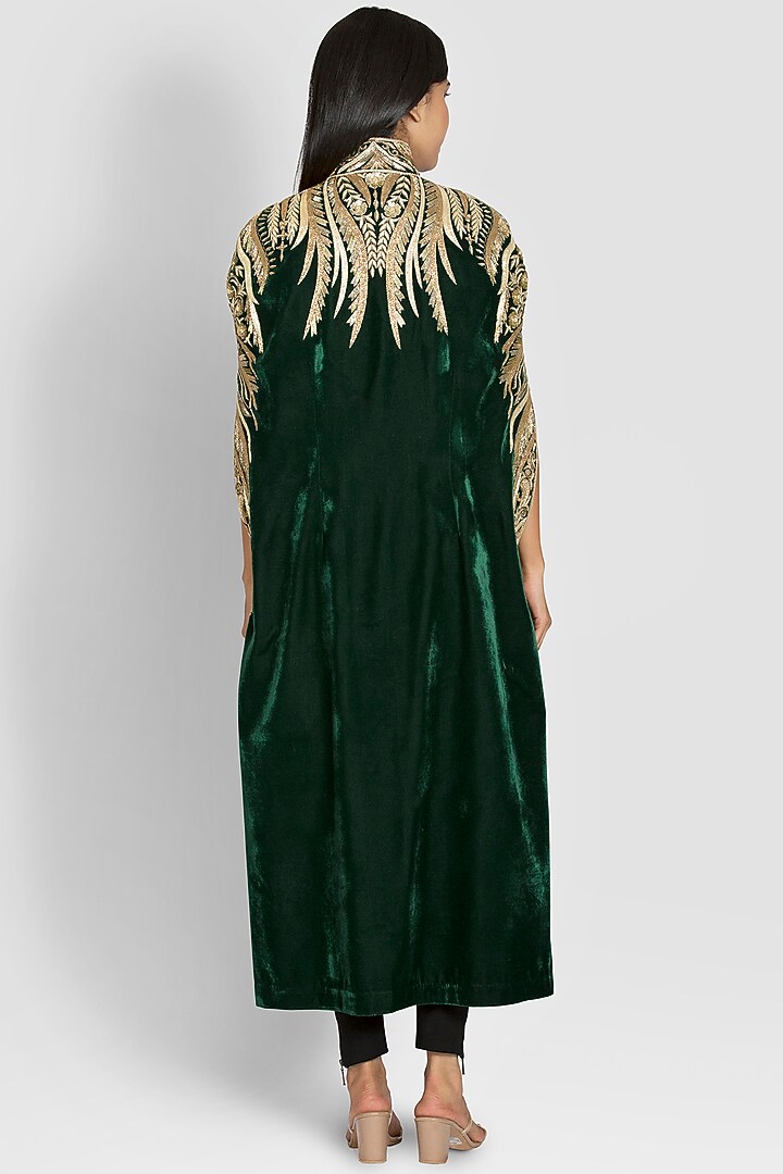 Green Embroidered Kurta by Luxuries of Kashmir at Pernia's Pop Up Shop