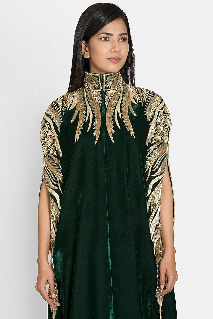 Green Embroidered Kurta by Luxuries of Kashmir at Pernia's Pop Up Shop