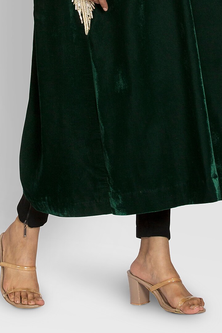 Green Embroidered Kurta by Luxuries of Kashmir at Pernia's Pop Up Shop