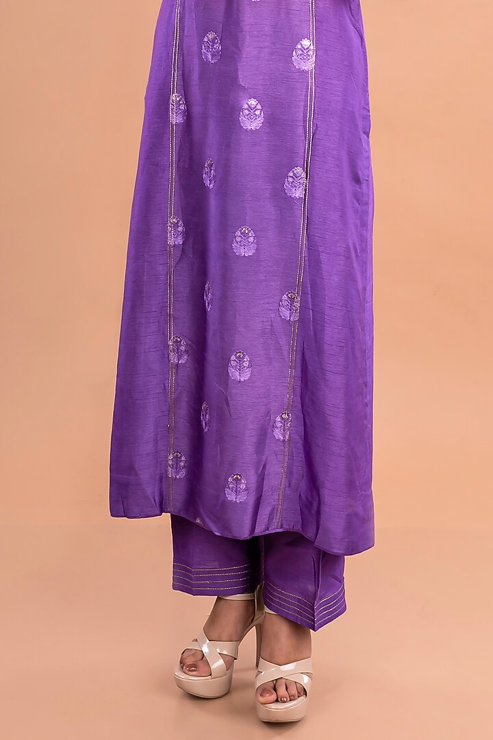 Purple Embroidered Kurta Set by Lugda by DIHI at Pernia's Pop Up Shop