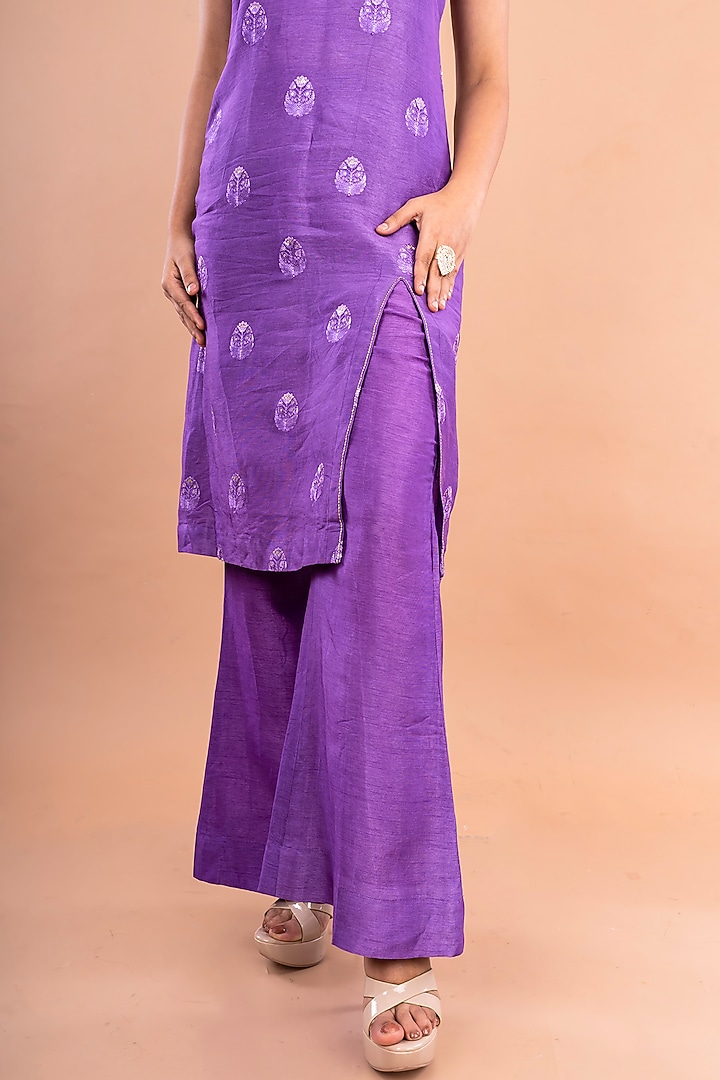 Purple Silk Embroidered Kurta Set by Lugda by DIHI at Pernia's Pop Up Shop