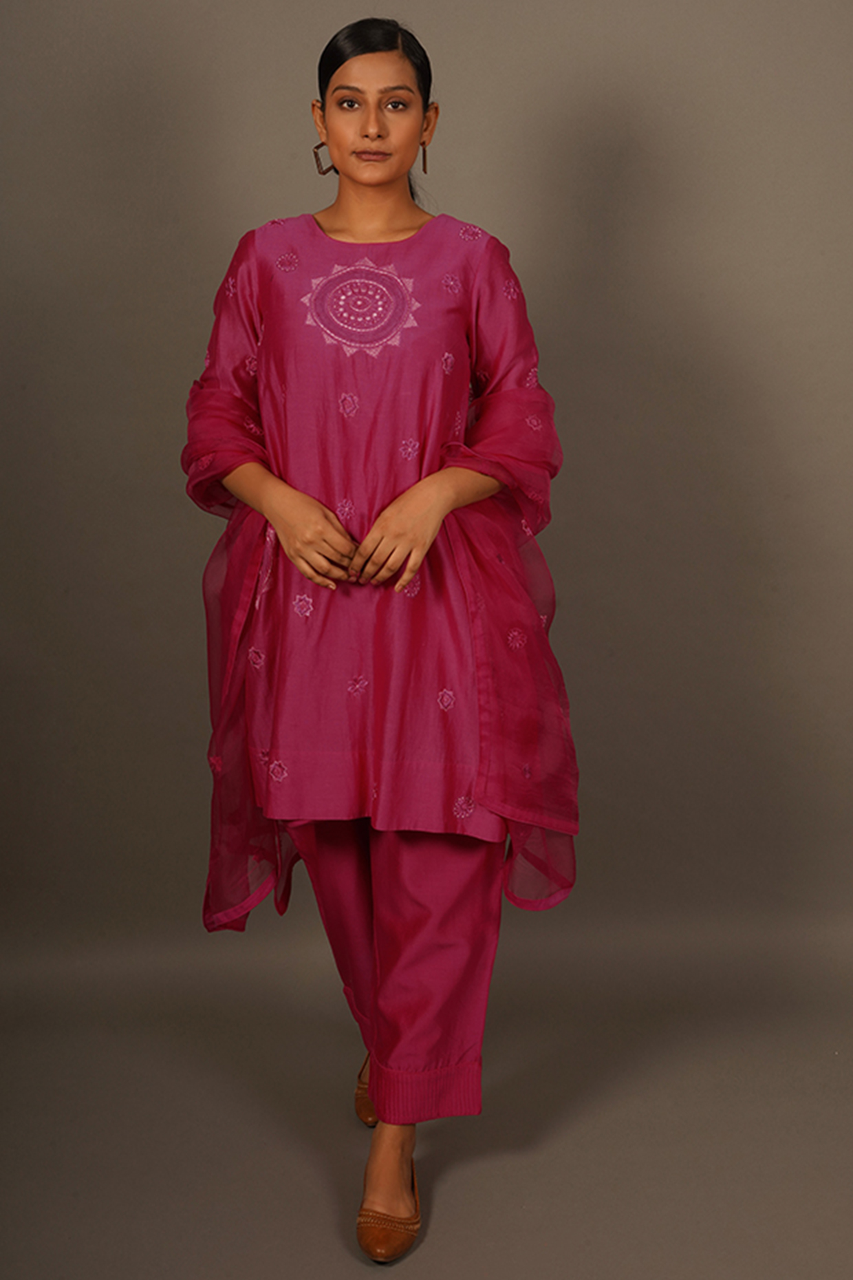 Fuchsia Silk Chanderi Hand Embroidered Kurta Set by LABEL VIDHI ANEJA at Pernia's Pop Up Shop