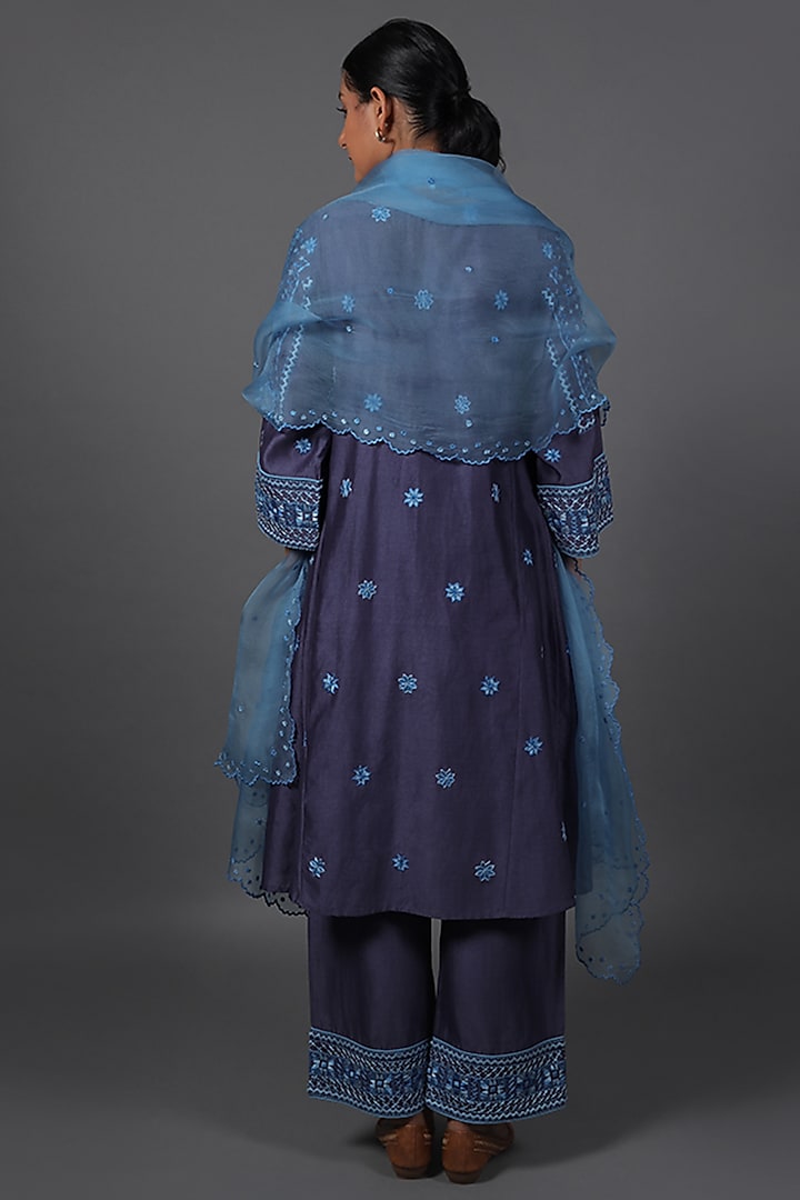 Navy Cotton Silk Embroidered Kurta Set by LABEL VIDHI ANEJA at Pernia's Pop Up Shop