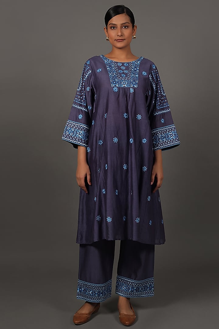 Navy Cotton Silk Embroidered Kurta Set by LABEL VIDHI ANEJA at Pernia's Pop Up Shop