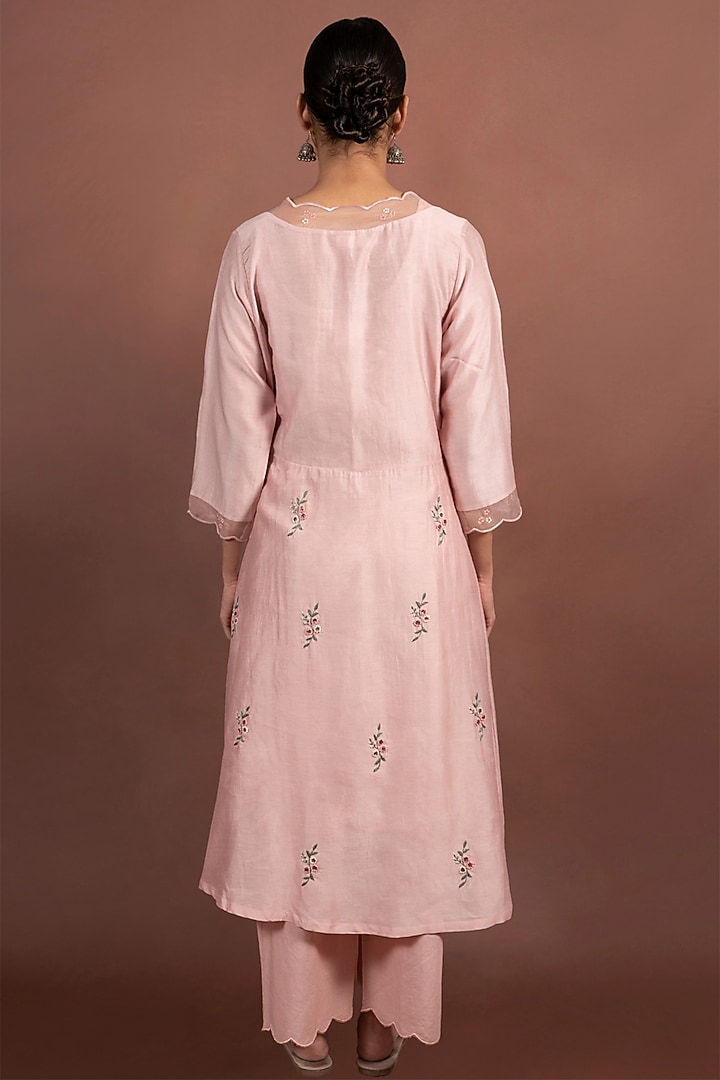 Peach Silk Chanderi Hand Embroidered Kurta Set by LABEL VIDHI ANEJA at Pernia's Pop Up Shop