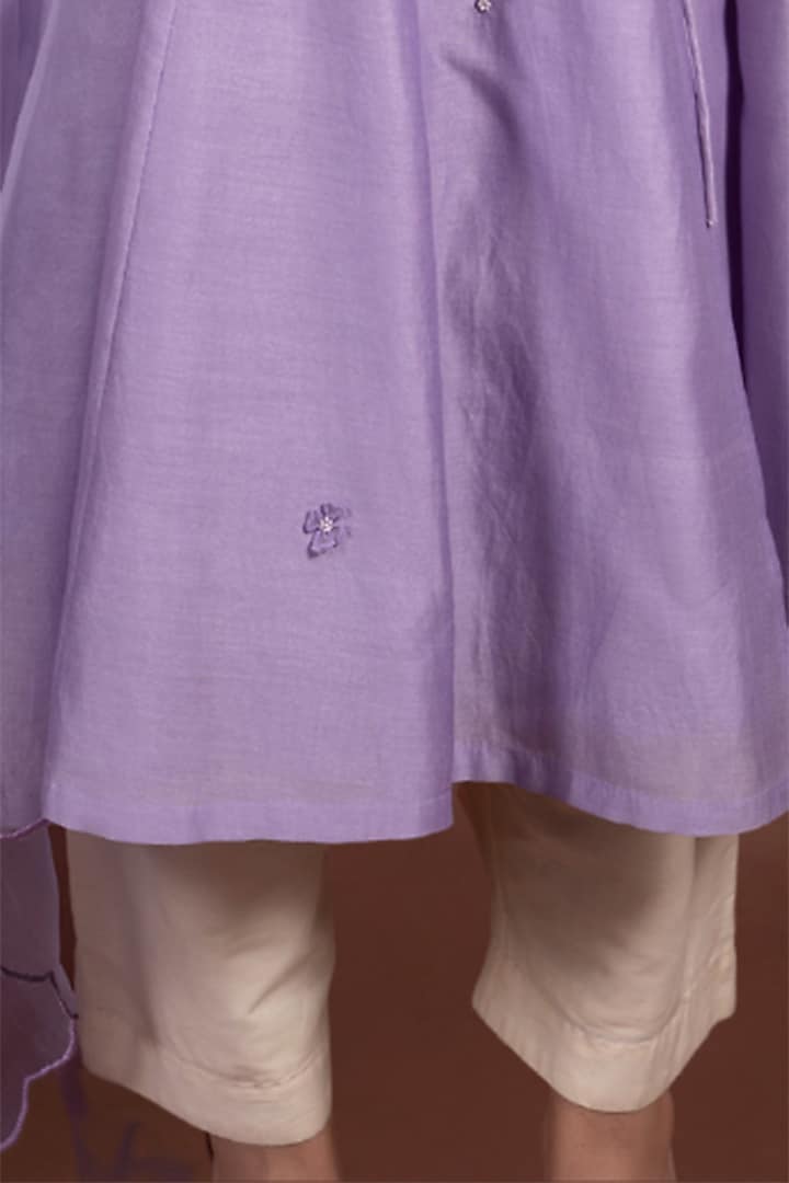 Lilac Silk Chanderi Hand Embroidered Kurta Set by LABEL VIDHI ANEJA at Pernia's Pop Up Shop
