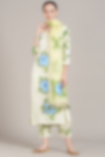 Off-White Hand Painted Kurta Set by Maayera Jaipur at Pernia's Pop Up Shop