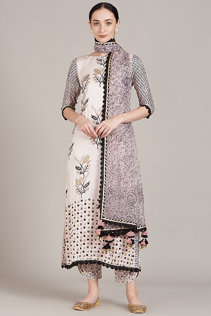 White Embroidered Kurta Set by Maayera Jaipur at Pernia's Pop Up Shop