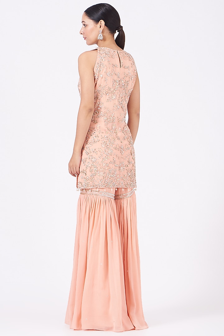 Peach Embroidered Gharara Set by Mahima Batra at Pernia's Pop Up Shop