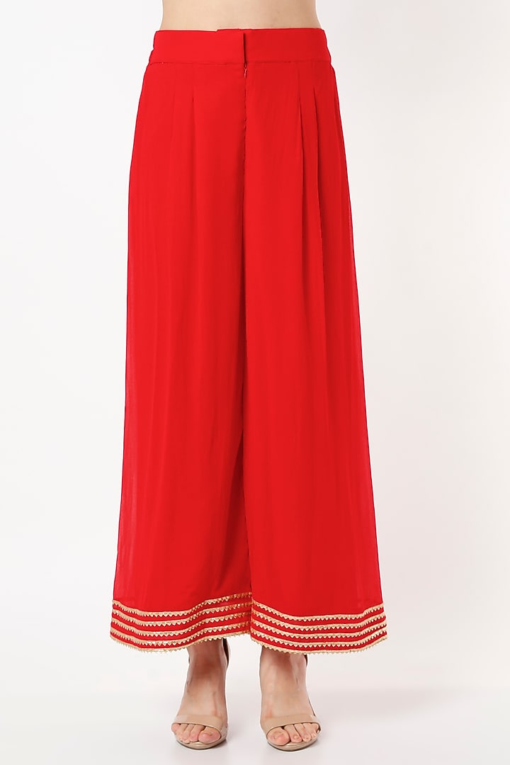 Red Zardosi Embroidered Kurta Set by Mahi Calcutta at Pernia's Pop Up Shop