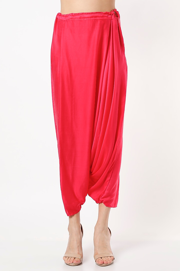 Fuchsia Embroidered Cape Set by Mahi Calcutta at Pernia's Pop Up Shop