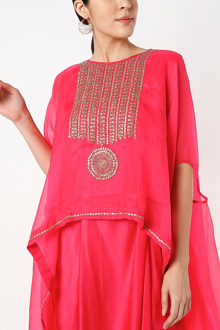 Fuchsia Embroidered Cape Set by Mahi Calcutta at Pernia's Pop Up Shop