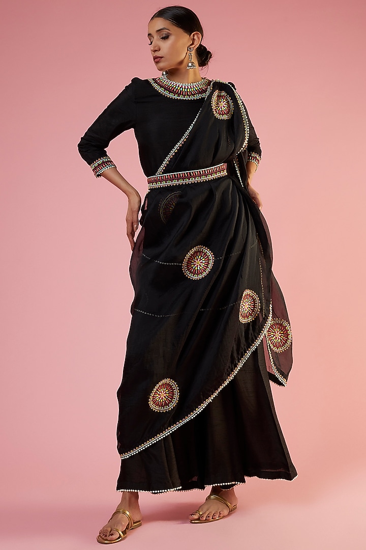 Black Organza Embroidered Cape Set by Mahi Calcutta at Pernia's Pop Up Shop