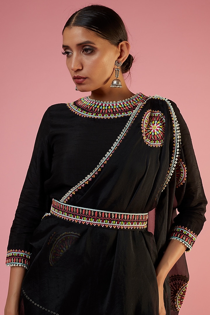 Black Organza Embroidered Cape Set by Mahi Calcutta at Pernia's Pop Up Shop