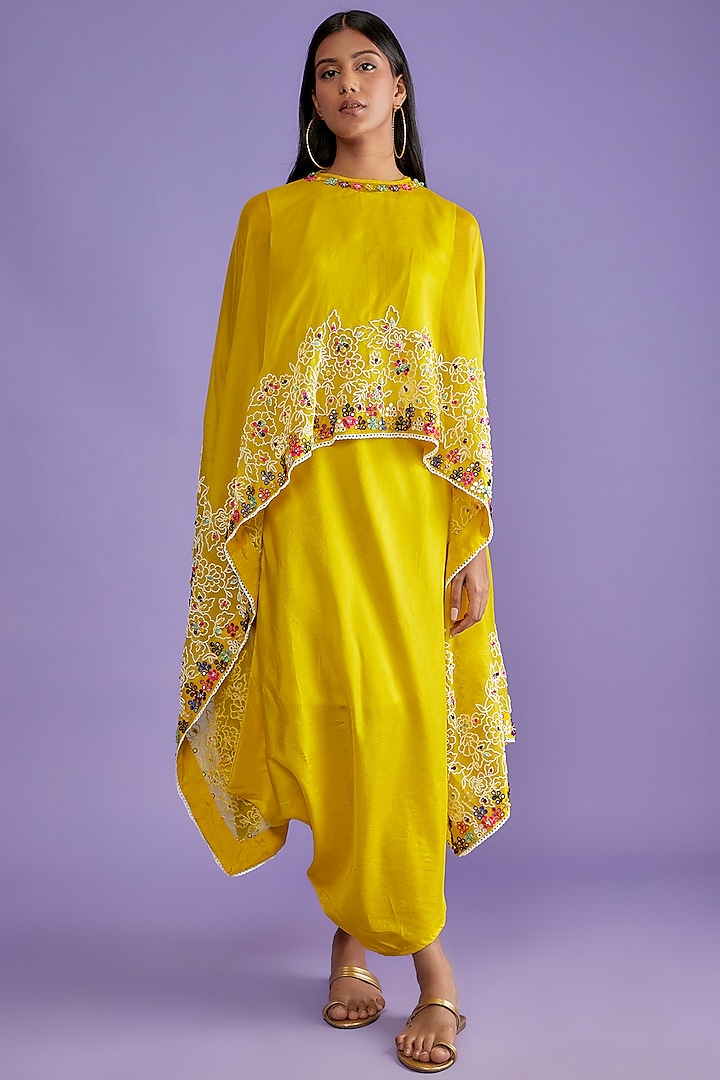 Citrus Lime Organza Embroidered Cape Set by Mahi Calcutta at Pernia's Pop Up Shop