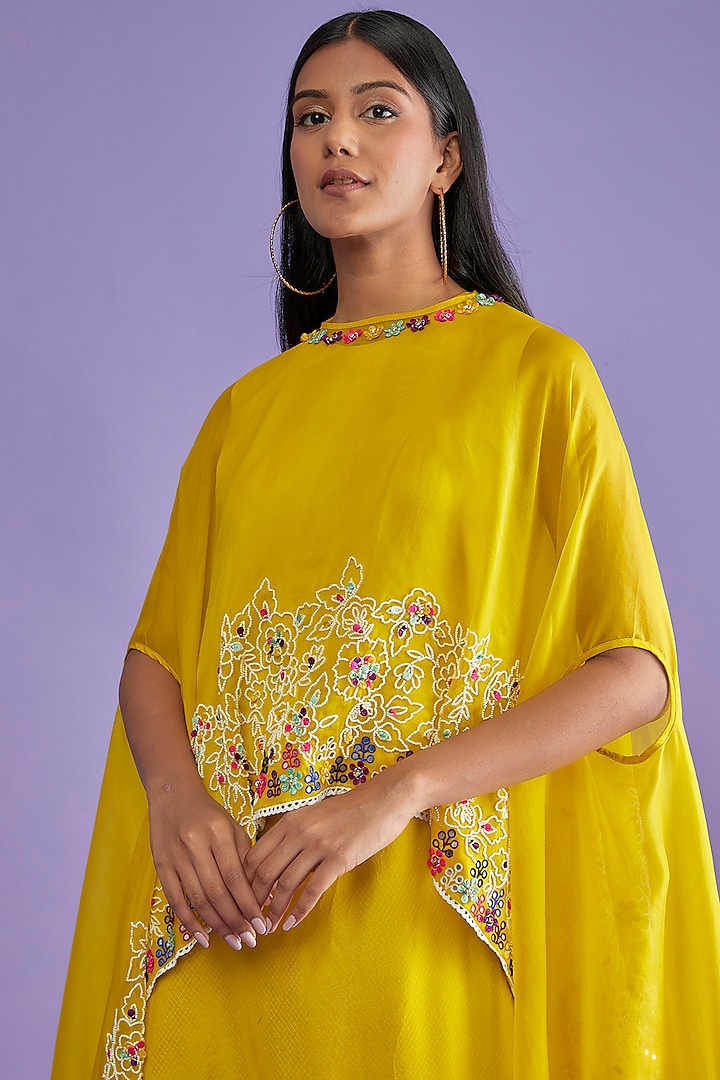 Citrus Lime Organza Embroidered Cape Set by Mahi Calcutta at Pernia's Pop Up Shop