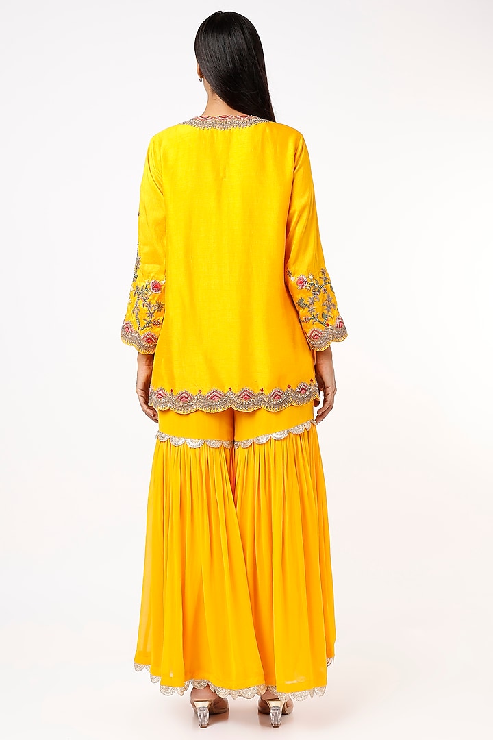 Yellow A-Line Zardosi Embroidered Kurta Set by Mahi Calcutta at Pernia's Pop Up Shop