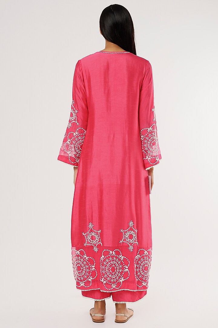 Fuchsia Embroidered Straight-Cut Kurta Set by Mahi Calcutta at Pernia's Pop Up Shop