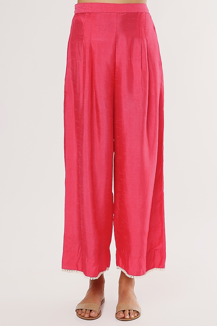 Fuchsia Embroidered Straight-Cut Kurta Set by Mahi Calcutta at Pernia's Pop Up Shop